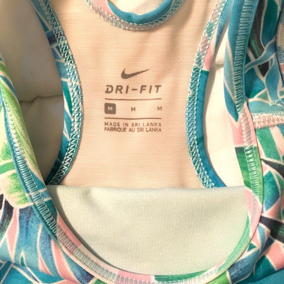NEW Nike Sports Bra 🌸🌿💚 - Picture 5 of 6
